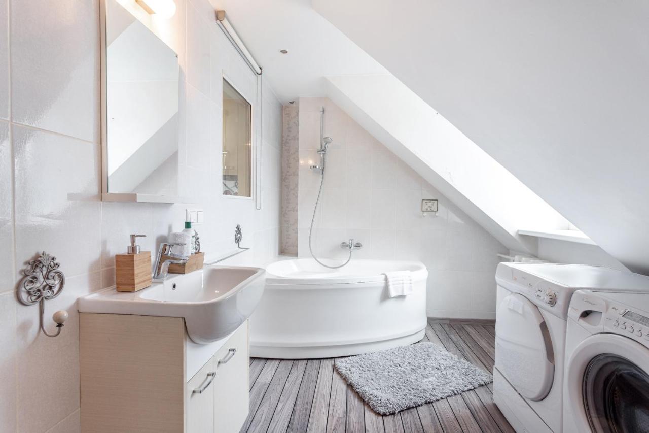 Castle View Apartment By Reside Baltic Vilnius Bagian luar foto